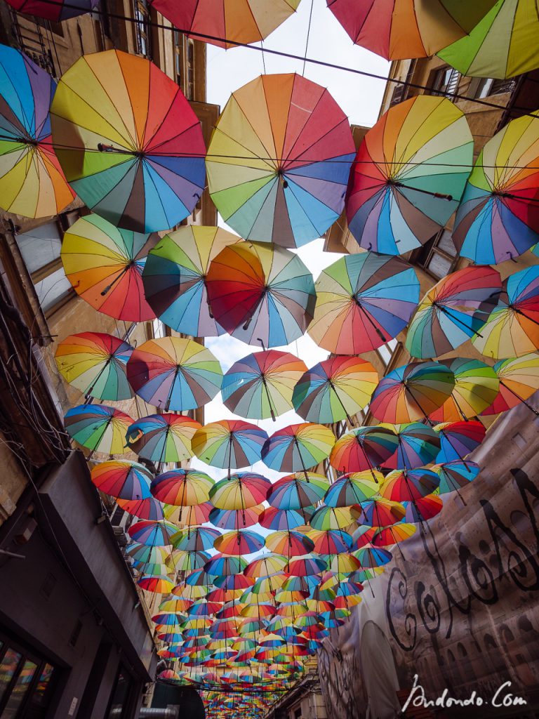 Regenschirm Gasse - Calea Victoriei