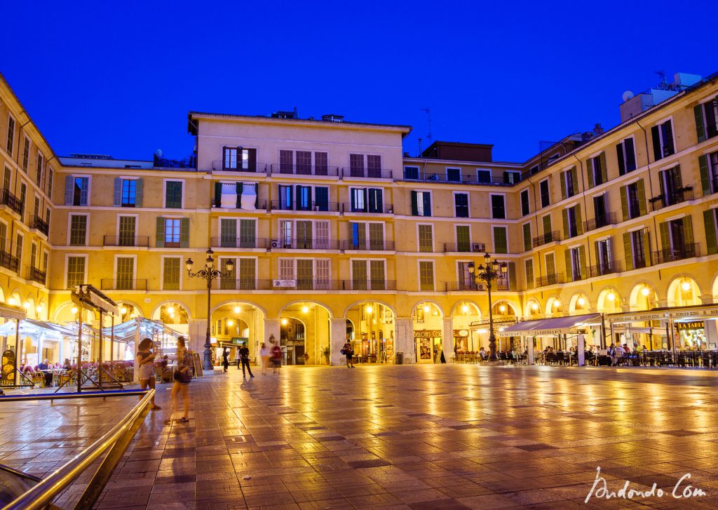 Blaue Stunde an der Placa Major - Palma