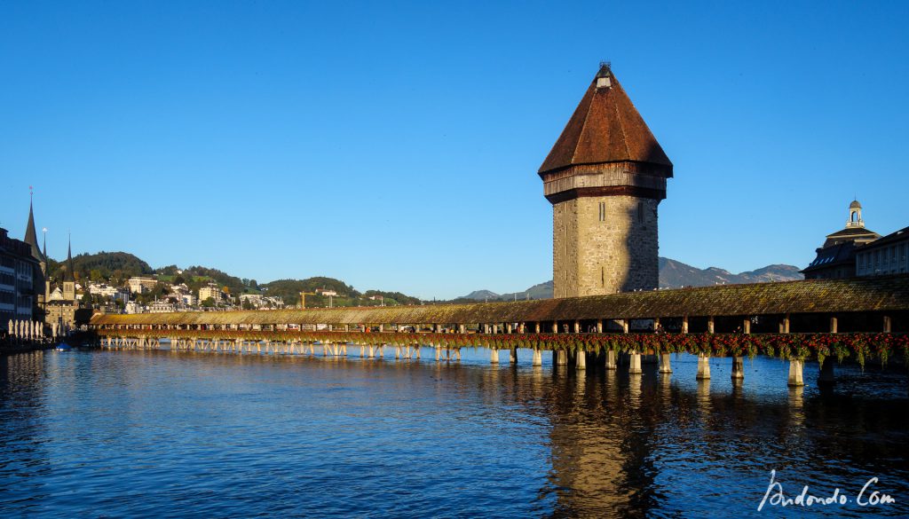 Kapellbrücke mit achteckigem Wasserturm