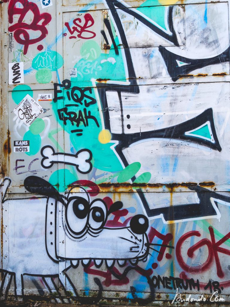 R. du Ginjal, Graffitis und Street Art
