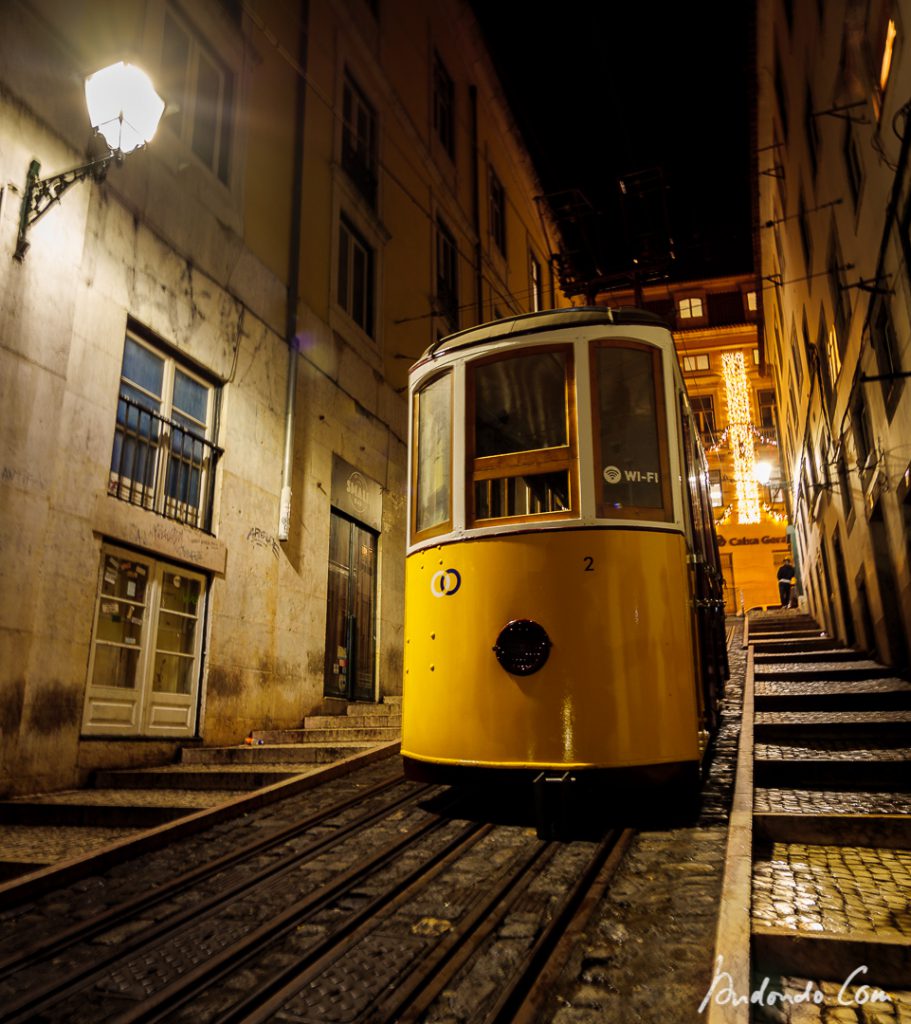 Strassenbahn auf der R. da Bica de Duarte Belo