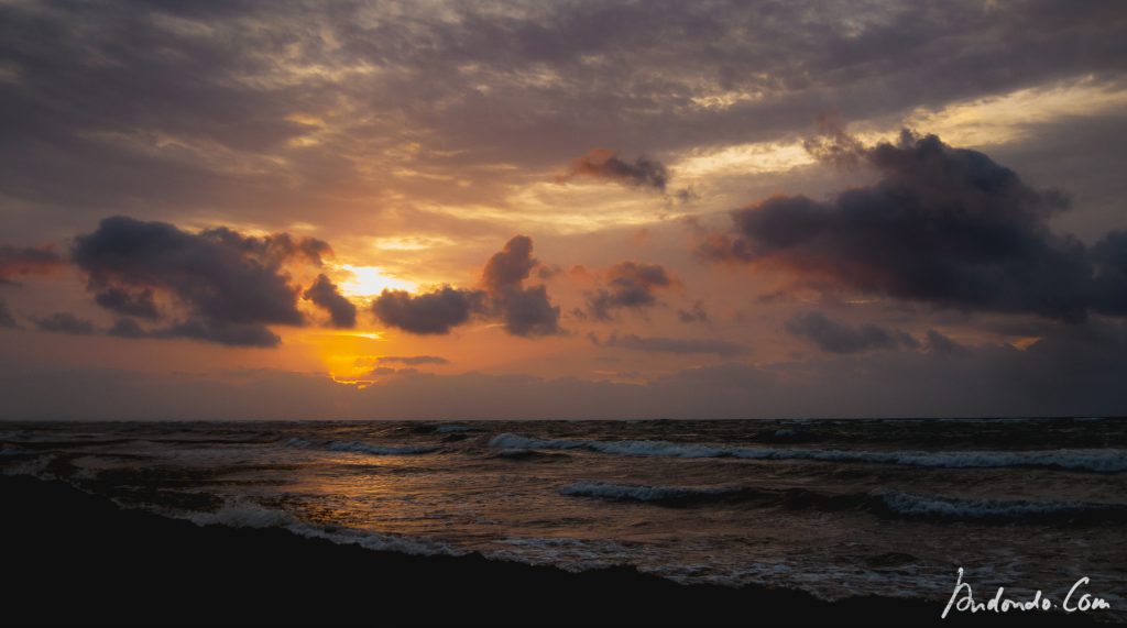 Sonnenaufgang am Strand