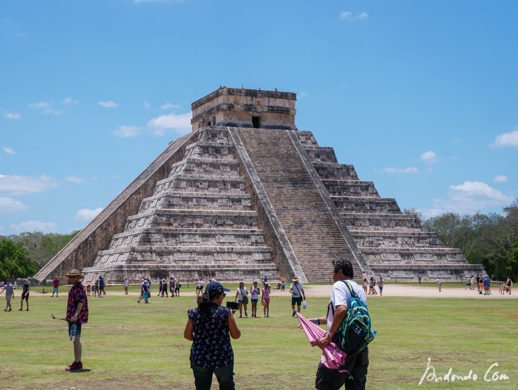 An der Pyramide des Kukulcán