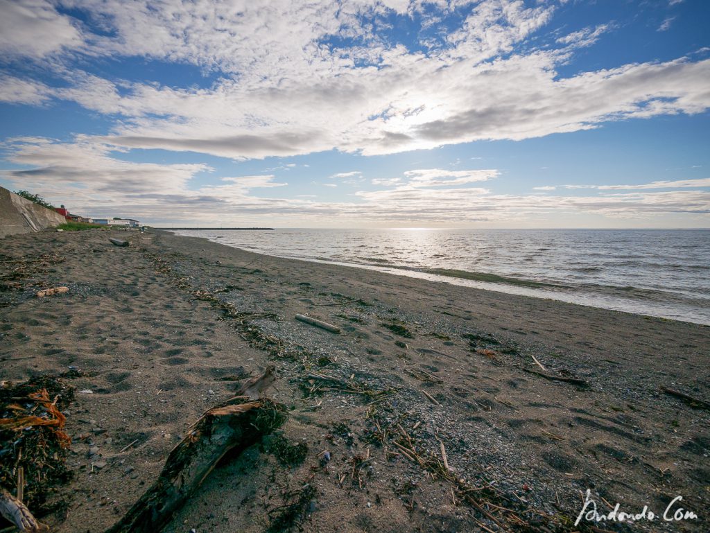 Kleine Pause an einem Strand irgendwo unterwegs