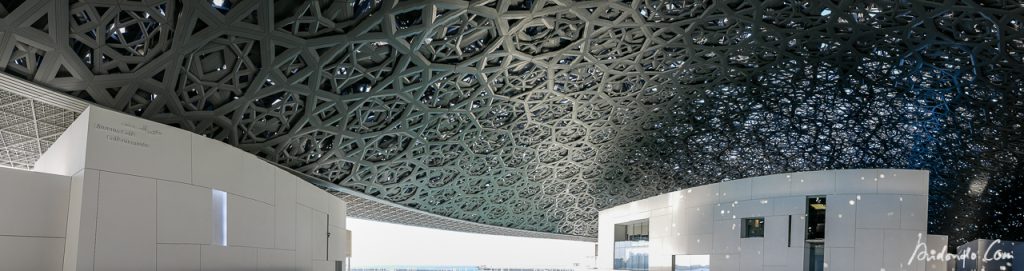 Decke des Louve Abu Dhabi