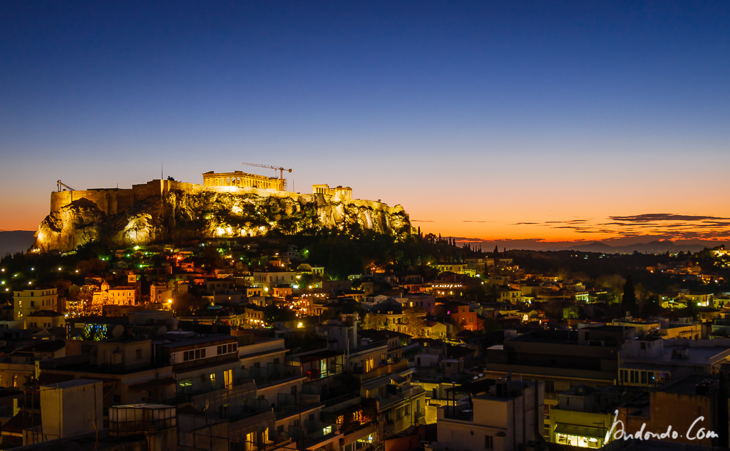 Nächtlicher Blick vom Hotel auf die Akropolis