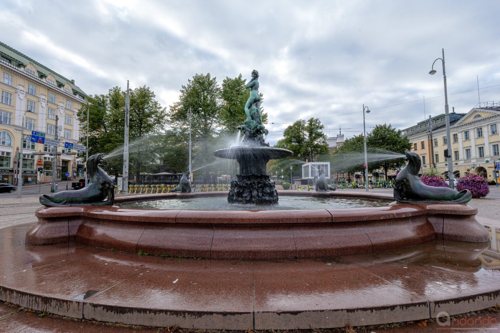 Springbrunnen mit der Statue Havis Amanda (8)