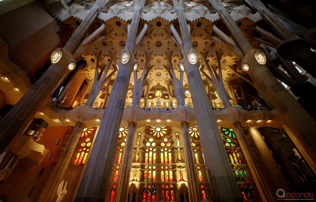 Seitliche Glasfenster La Sagrada Familia