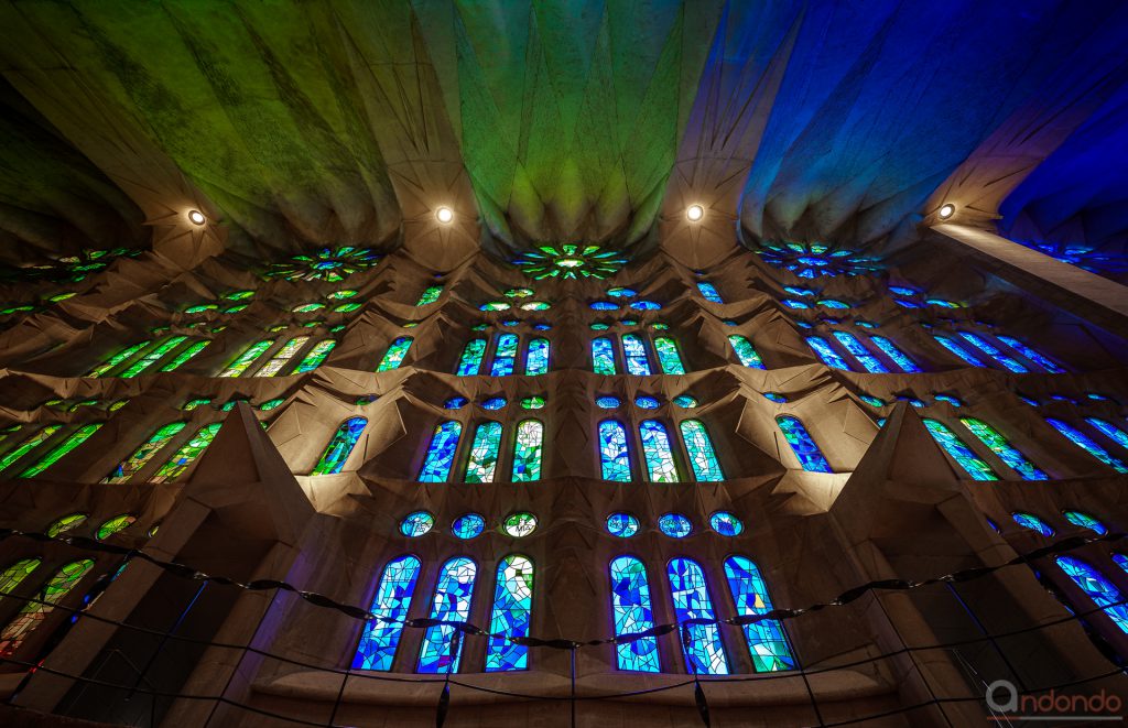 Seitliche Glasfenster La Sagrada Familia