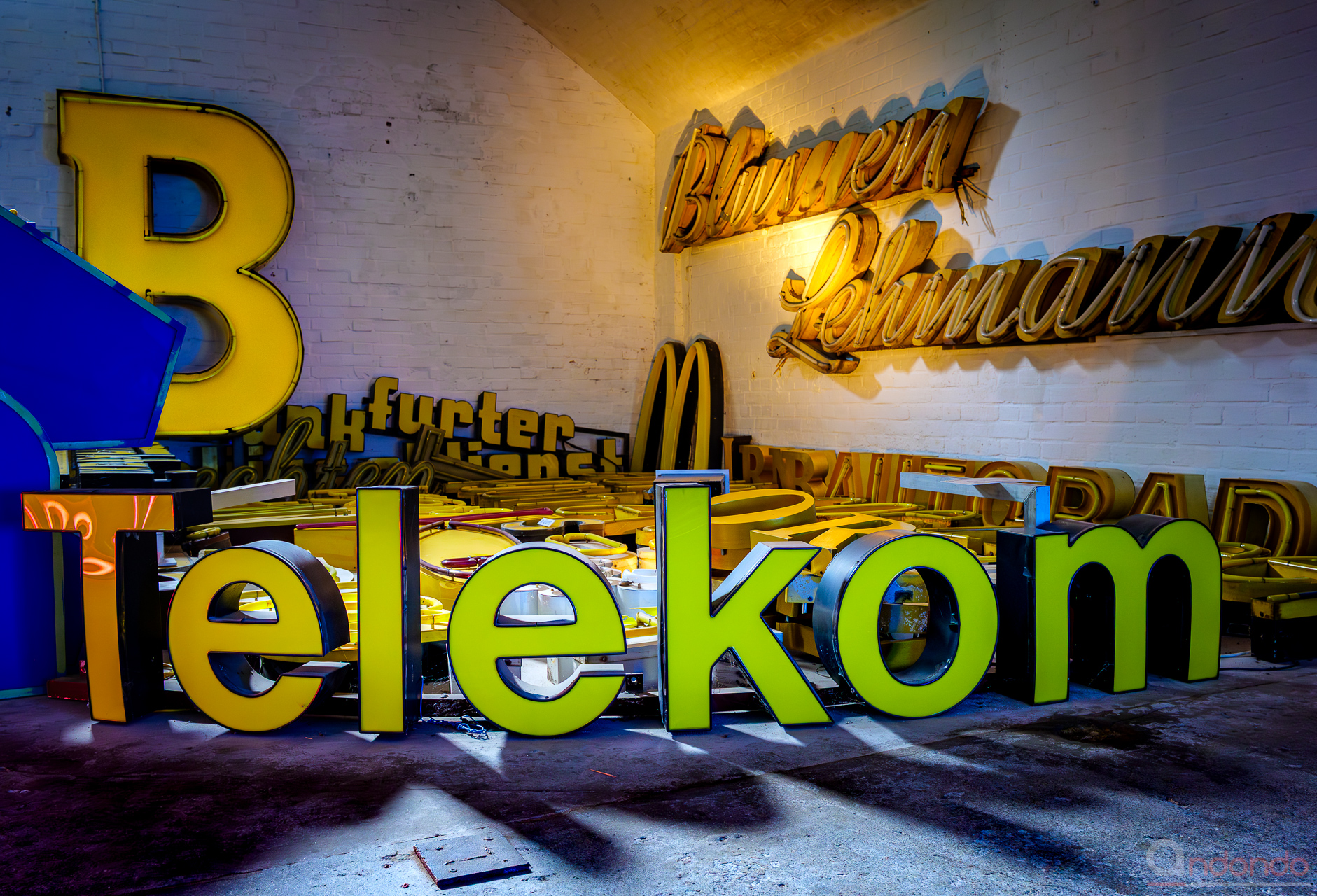 Gelb und Telekom