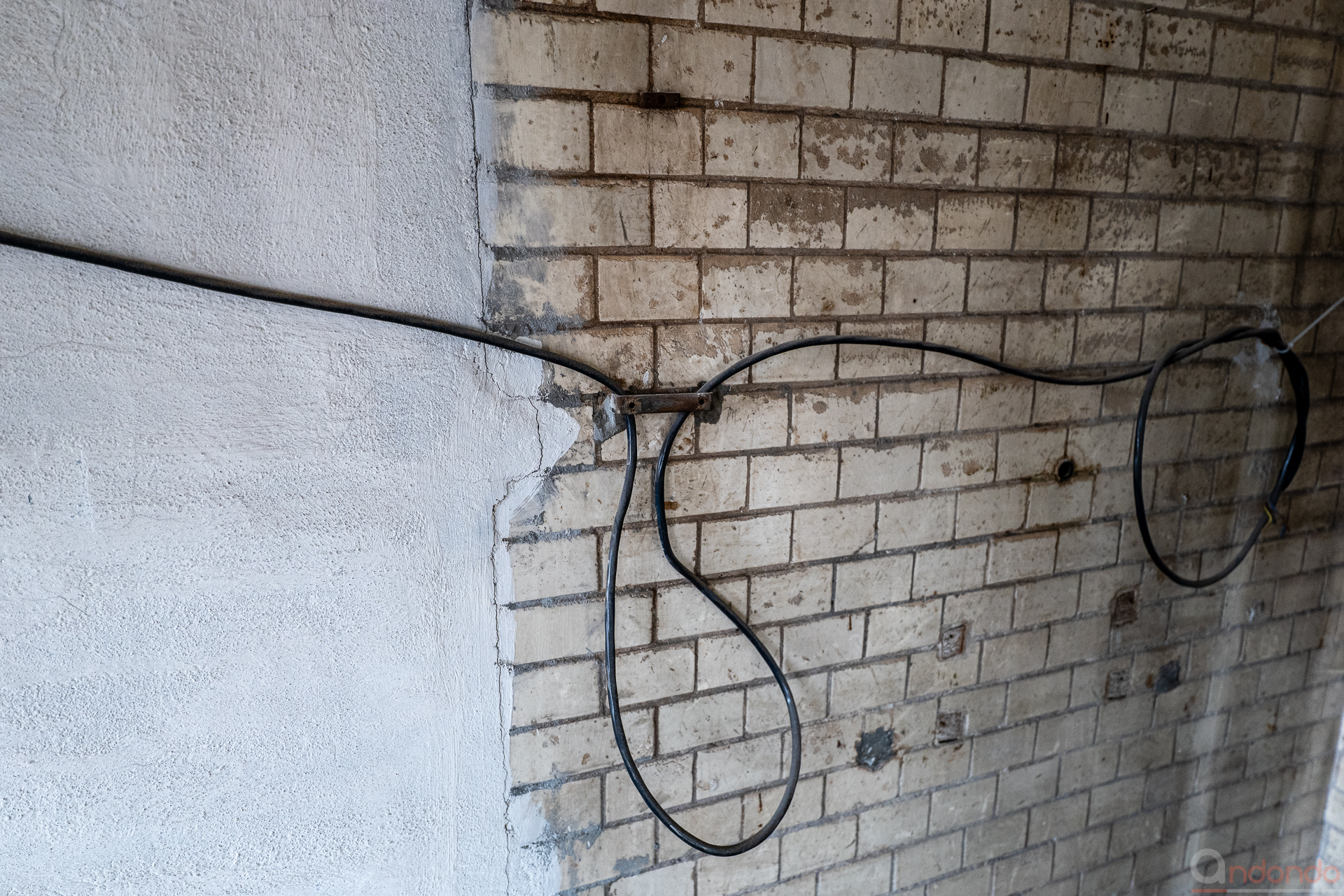 Alte Leitungen im OG