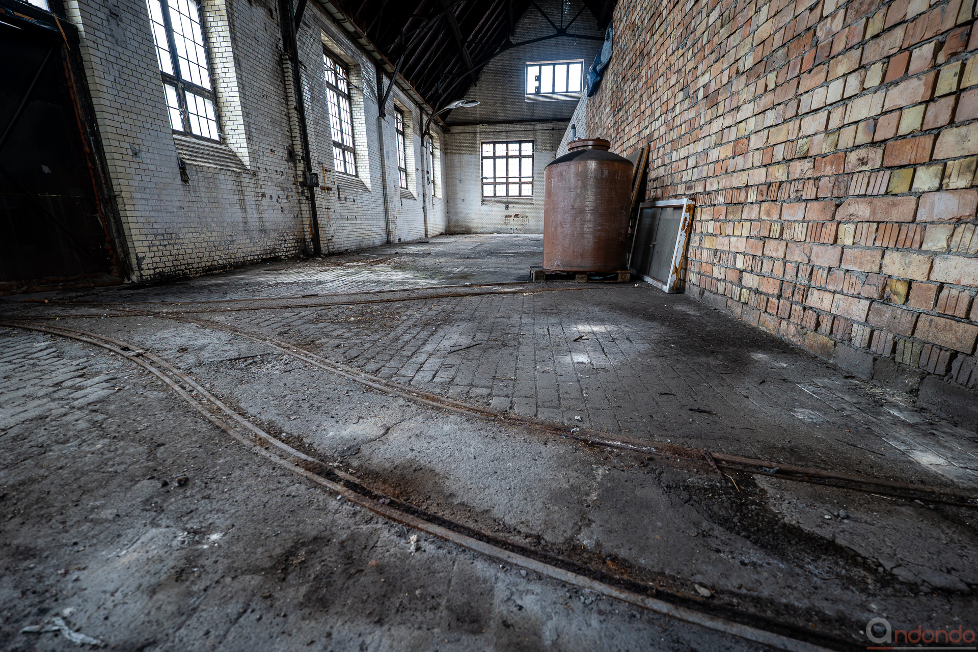 Alter Kessel in der Halle des Kesselhauses