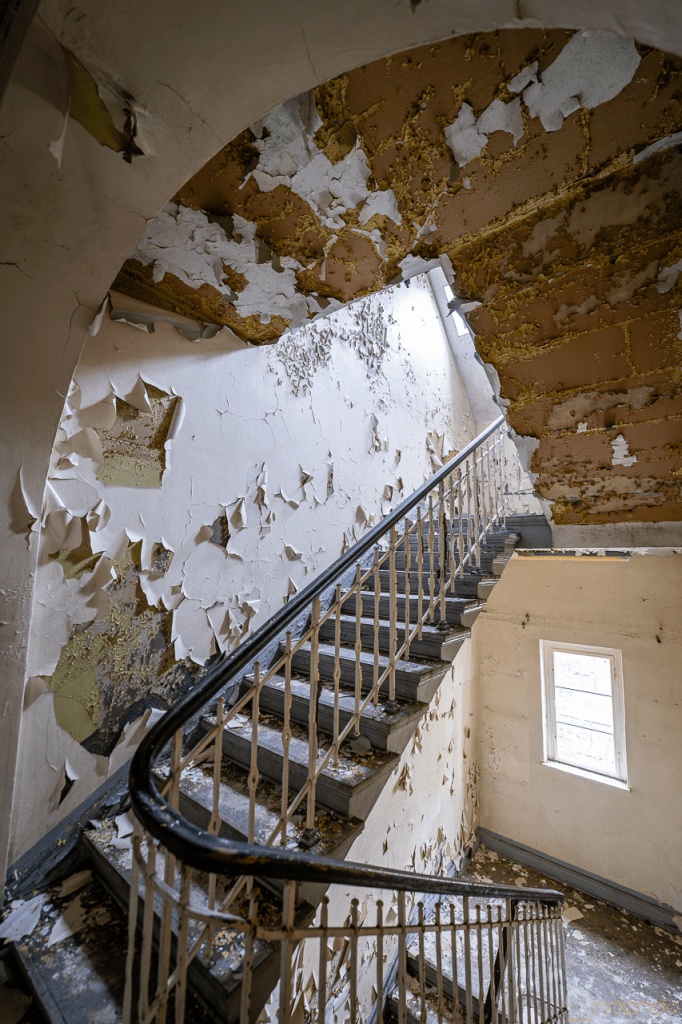 Treppenhaus zum Dachgeschoss