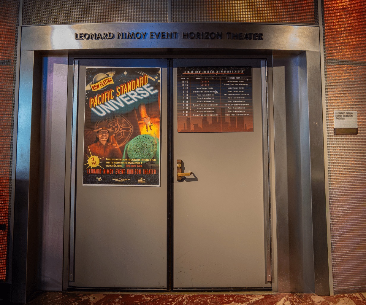 Eingang Leonard Nimoy Event Horizon Theater
