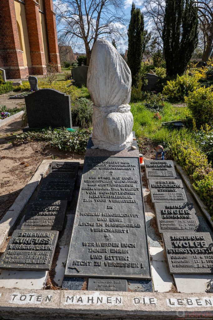 Grabstätte und Mahnmal für Werderaner Jugendliche (7)