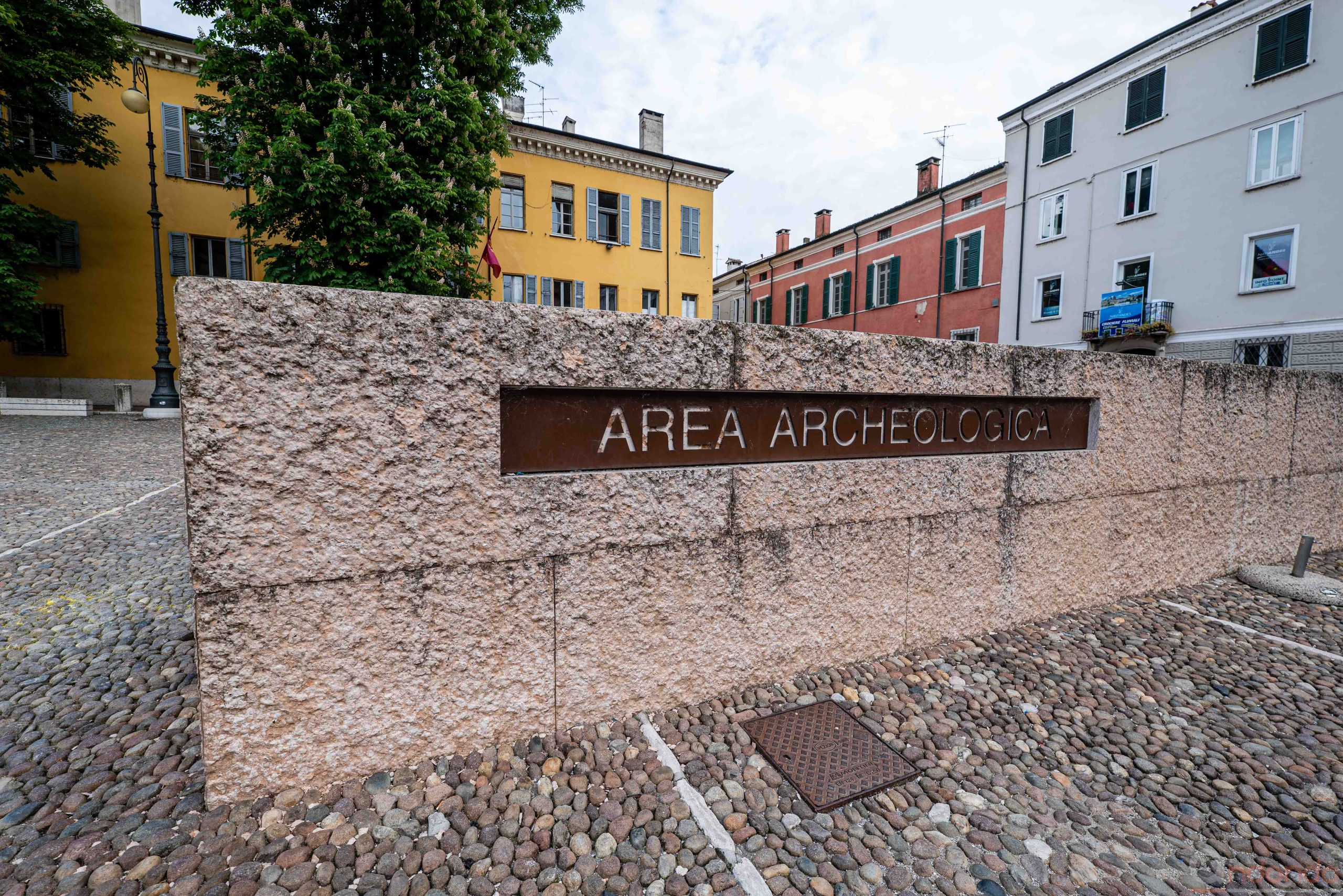Ausgrabung einer römischen "Domus" - Pavimentazione Romana - Mantua