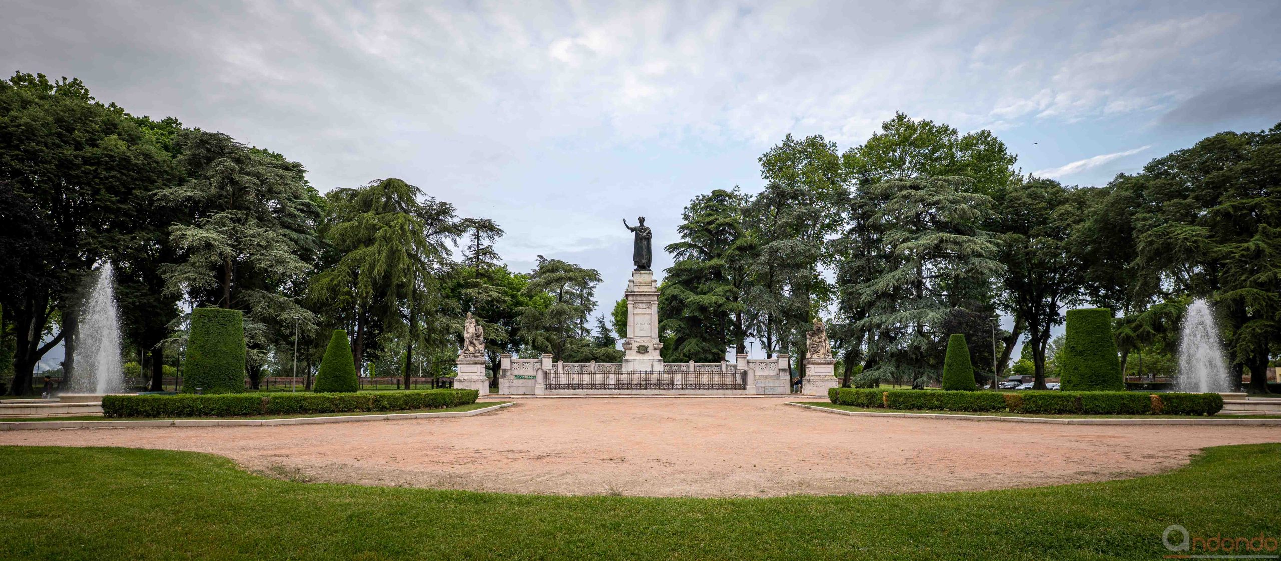 Monumento a Virgilio - Piazza Virgiliana - Mantua