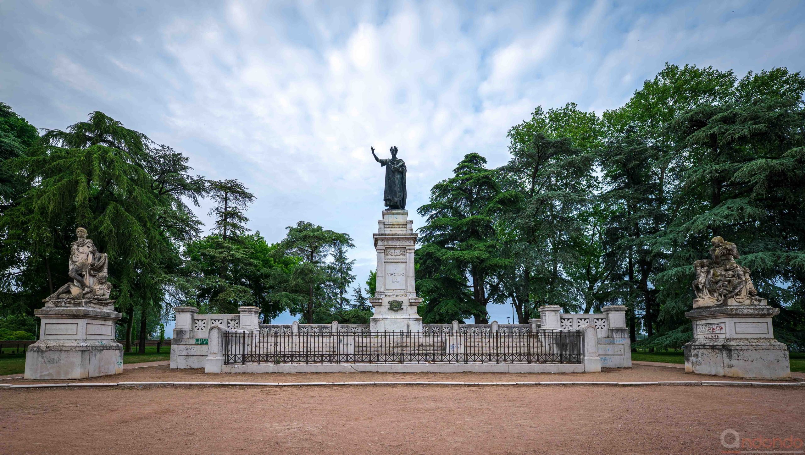 Monumento a Virgilio - Piazza Virgiliana - Mantua